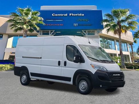 Used 2025 RAM ProMaster 2500 w/ Convenience Group FWD image 2