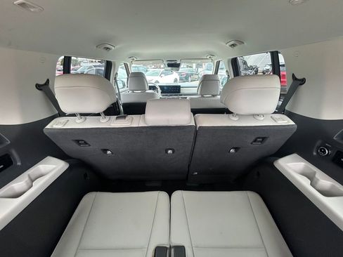 Used 2025 Hyundai Santa Fe SEL AWD/4WD image 14