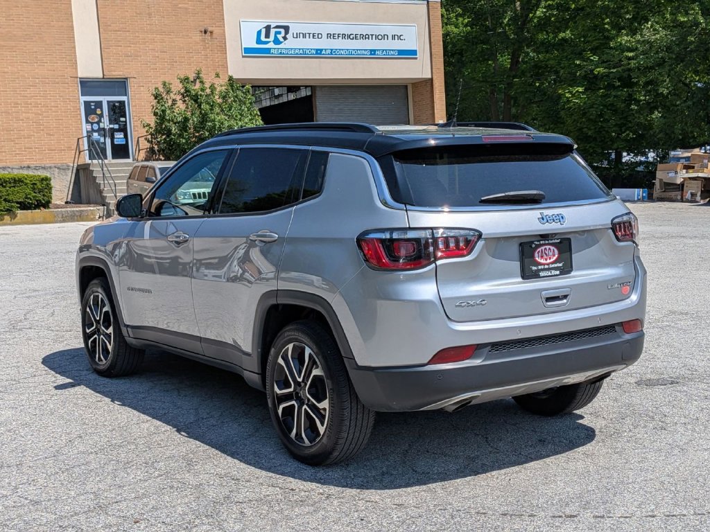 Used 2023 Jeep Compass Limited AWD/4WD image 7