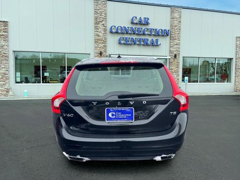 Used 2016 Volvo V60 T5 Premier image 3