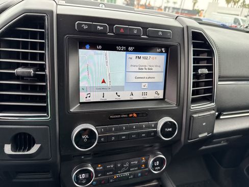 Used 2018 Ford Expedition Limited w/ Equipment Group 301A AWD/4WD image 27