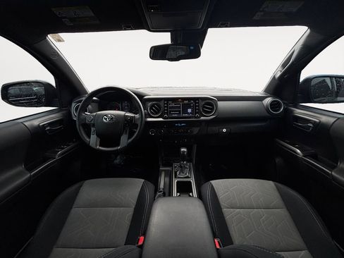 Used 2021 Toyota Tacoma TRD Sport w/ Technology Package image 13