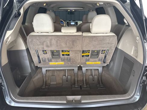 Used 2013 Toyota Sienna XLE AWD/4WD image 20