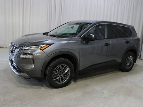 Used 2023 Nissan Rogue S image 3