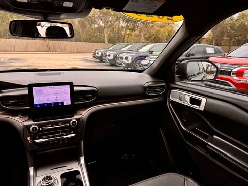 Used 2020 Ford Explorer Limited w/ Class III Trailer Tow Package AWD/4WD image 28