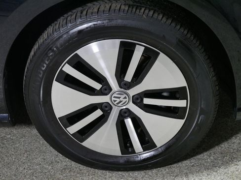 Used 2019 Volkswagen e-Golf SE w/ Driver Assistance Package image 15