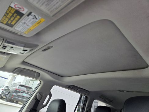 Used 2017 Lexus GX 460 Premium w/ Premium Package AWD/4WD image 11