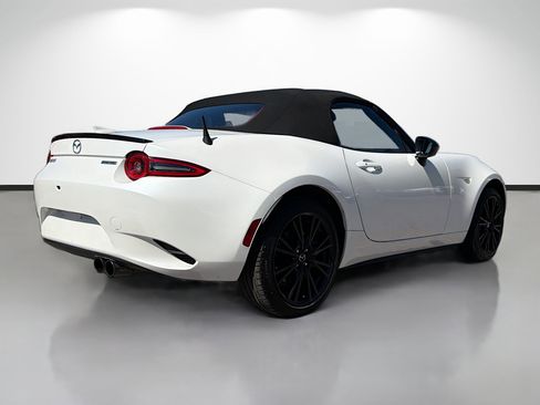Used 2024 MAZDA MX-5 Miata Club image 3