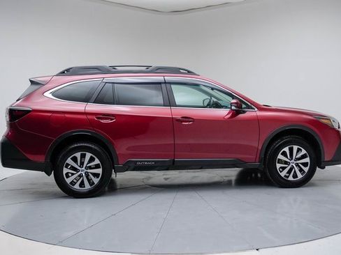 Used 2020 Subaru Outback Premium image 6