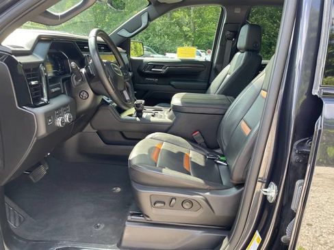 Certified 2025 GMC Sierra 1500 AT4 w/ Technology Package AWD/4WD image 39