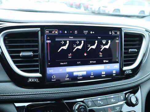 New 2026 Chrysler Pacifica Select FWD image 7