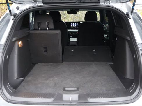 Used 2024 Chevrolet Trax RS image 48