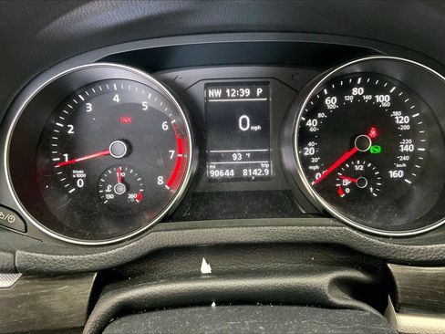 Used 2016 Volkswagen Passat 1.8T SE FWD image 18