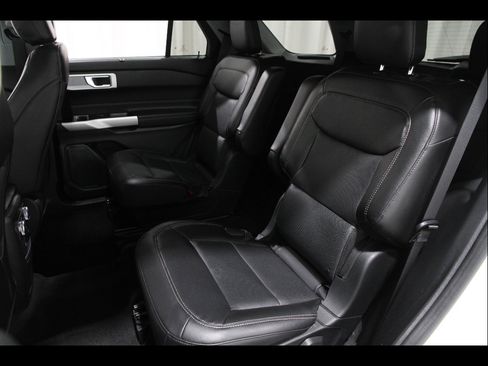 Certified 2022 Ford Explorer Limited w/ Equipment Group 301A image 20