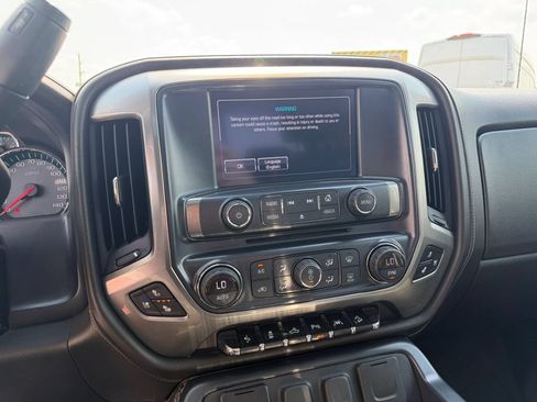 Used 2017 Chevrolet Silverado 1500 LTZ Z71 w/ Realtree Edition AWD/4WD image 32