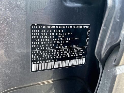 Used 2024 Volkswagen Tiguan SE FWD image 34