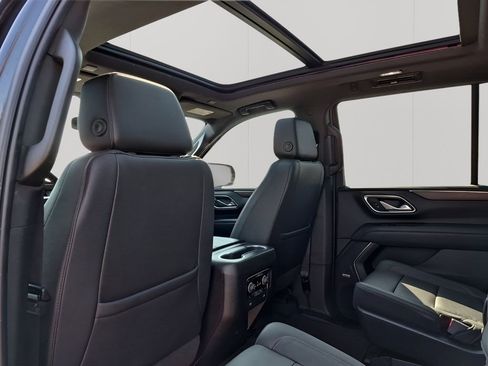 Used 2022 Chevrolet Tahoe Z71 w/ Luxury Package image 18