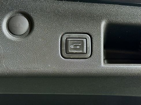 Used 2020 Chevrolet Equinox LT image 28