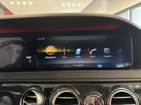 Used 2019 Mercedes-Benz S 560 4MATIC Sedan image 27