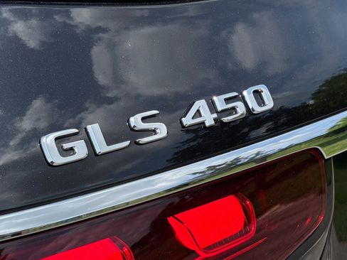 Used 2025 Mercedes-Benz GLS 450 4MATIC w/ AMG Line Exterior image 50