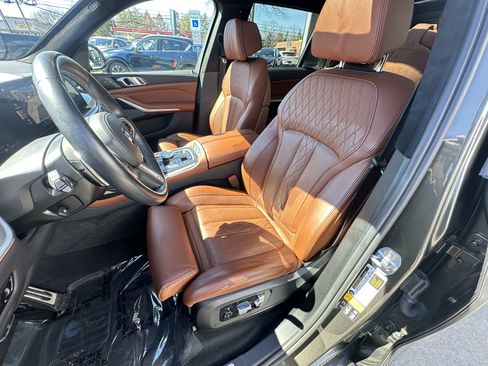 Used 2023 BMW X7 M60i w/ Executive Package image 27