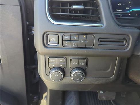 Used 2023 Chevrolet Tahoe Premier AWD/4WD image 15