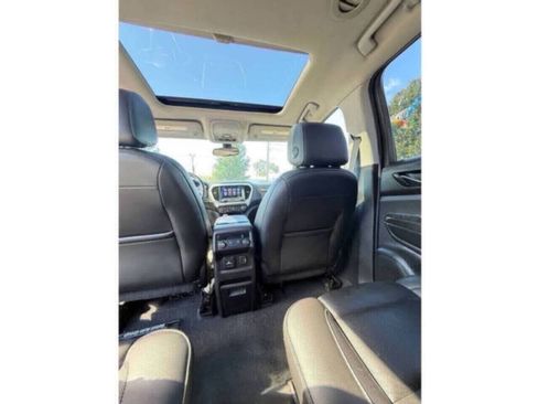 Used 2019 GMC Acadia SLT w/ LPO, Black Accent Package FWD image 16