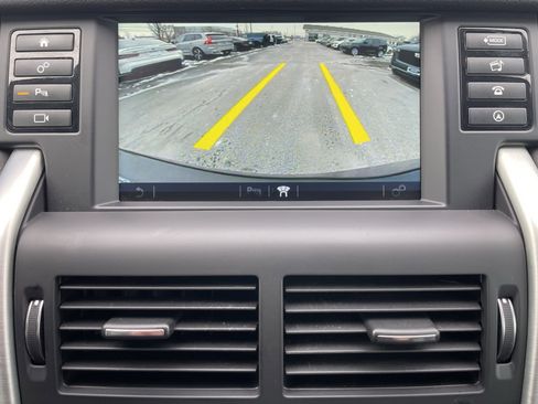 Used 2019 Land Rover Discovery Sport HSE image 28