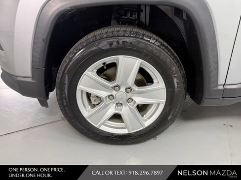 Used 2022 Jeep Compass Latitude AWD/4WD image 11