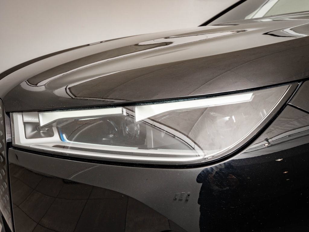 Used 2023 BMW iX xDrive50 w/ Sport Package AWD/4WD image 14