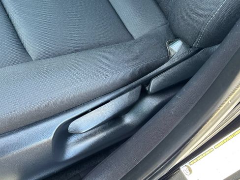 Used 2025 Toyota Corolla LE FWD image 22