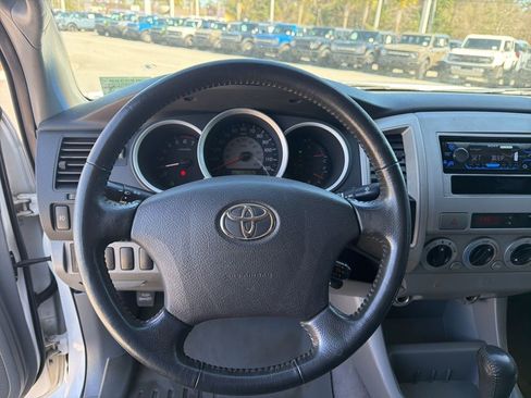 Used 2006 Toyota Tacoma PreRunner image 18