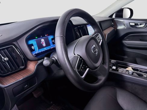 Used 2023 Volvo XC60 B5 Plus w/ Climate Package FWD image 9