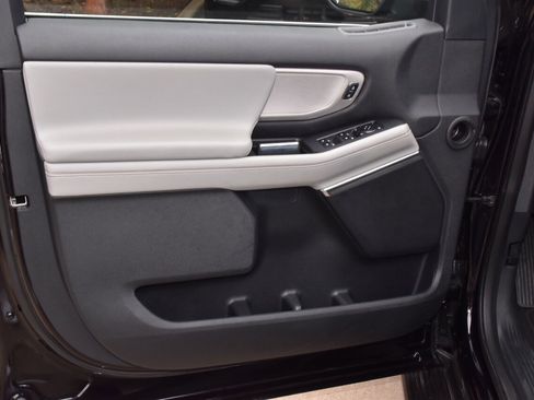 Certified 2025 Ford Expedition Active image 36