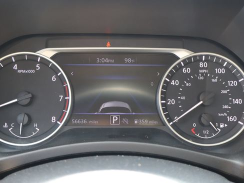 Used 2024 Nissan Sentra SV FWD image 9