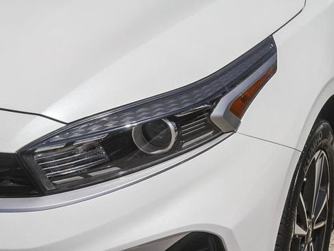 Certified 2024 Kia Forte LXS FWD image 6