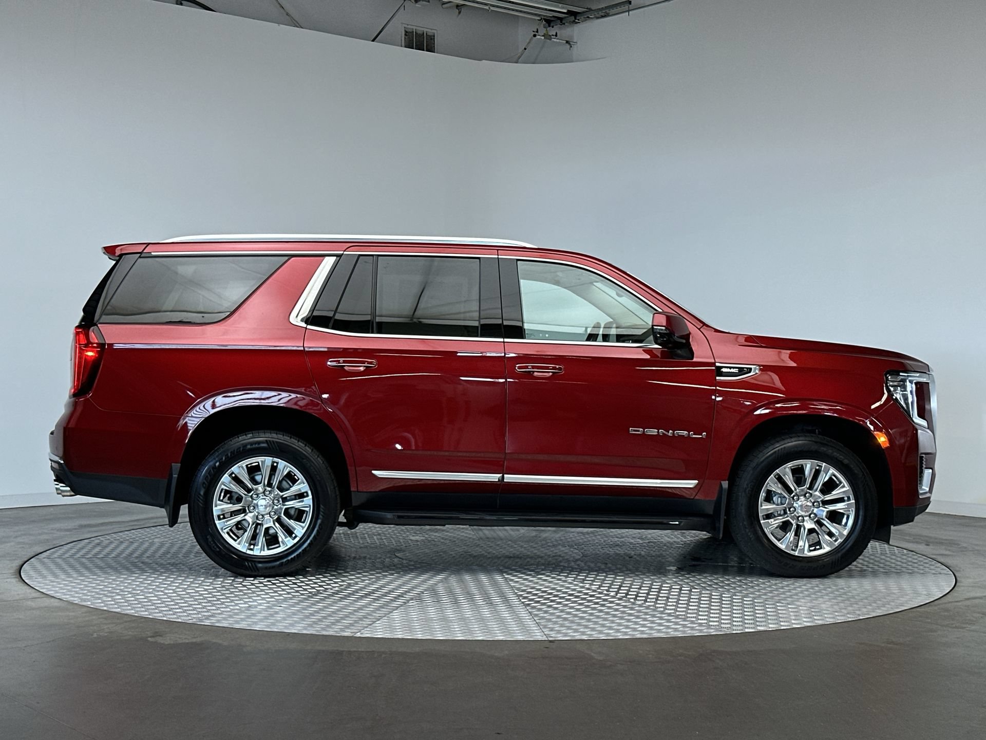 Used 2021 GMC Yukon Denali AWD/4WD image 10