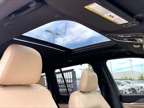 Used 2023 Jeep Grand Cherokee Limited w/ Luxury Tech Group II image 20