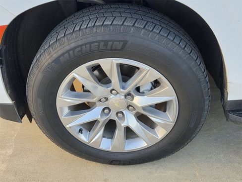 Used 2021 Chevrolet Tahoe Premier image 2