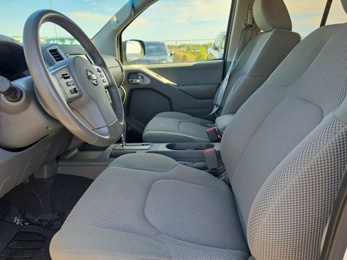 Used 2019 Nissan Frontier SV w/ Value Truck Package RWD image 16