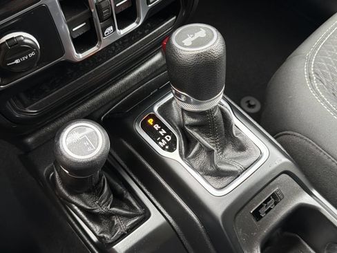 Used 2021 Jeep Wrangler Unlimited Sport AWD/4WD image 16