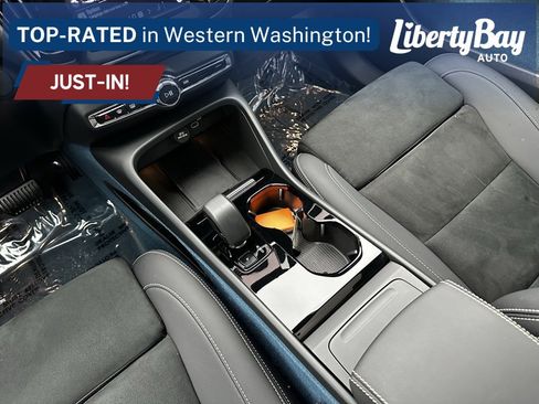 Used 2023 Volvo C40 P8 Recharge Ultimate w/ Protection Package Premier image 24