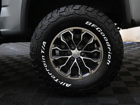 Used 2018 Chevrolet Colorado ZR2 w/ LPO, Premium Interior Package AWD/4WD image 38