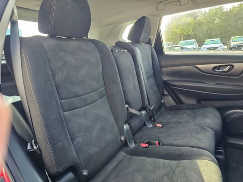 Used 2016 Nissan Rogue SV image 11