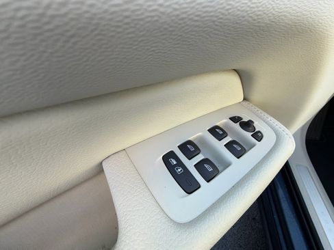 Used 2021 Volvo XC60 T5 Momentum w/ Premium Package image 20