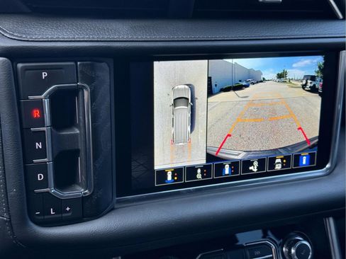 Used 2023 GMC Yukon Denali AWD/4WD image 28