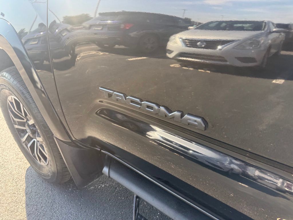 Used 2021 Toyota Tacoma TRD Sport AWD/4WD image 16