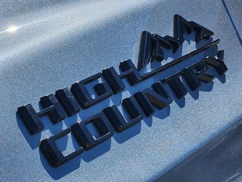 Used 2024 Chevrolet Tahoe High Country AWD/4WD image 12