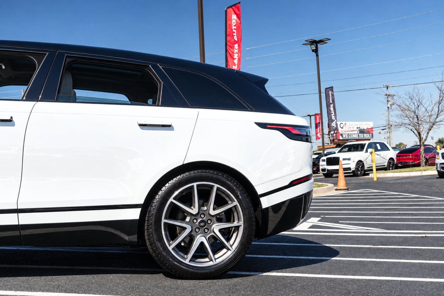 Used 2026 Land Rover Range Rover Velar Dynamic SE AWD/4WD image 9
