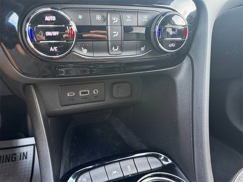 Used 2022 Buick Encore GX Select w/ Experience Buick Package image 27